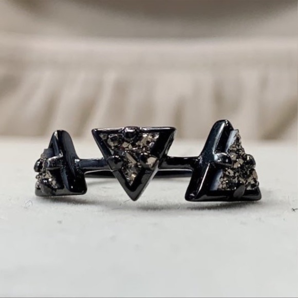 Charmed Aroma Sterling Silver Black Triangle Druzy Ring - Size 8 - Picture 2 of 12